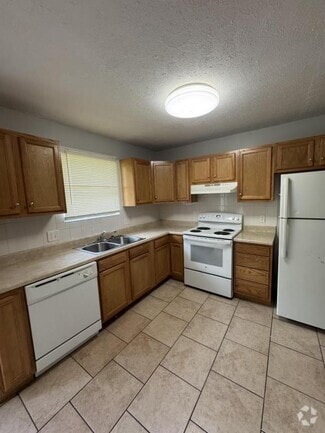 Building Photo - 76 Apple Ln