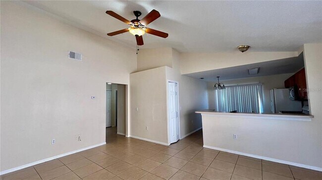 Foto del edificio - 627 Rollins Dr