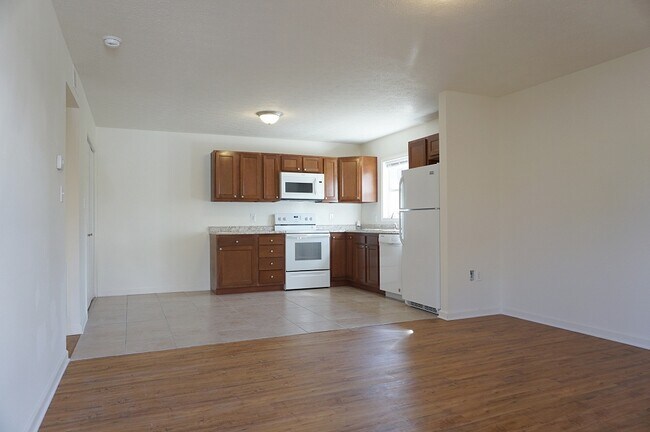 Building Photo - 939 Giles Rd