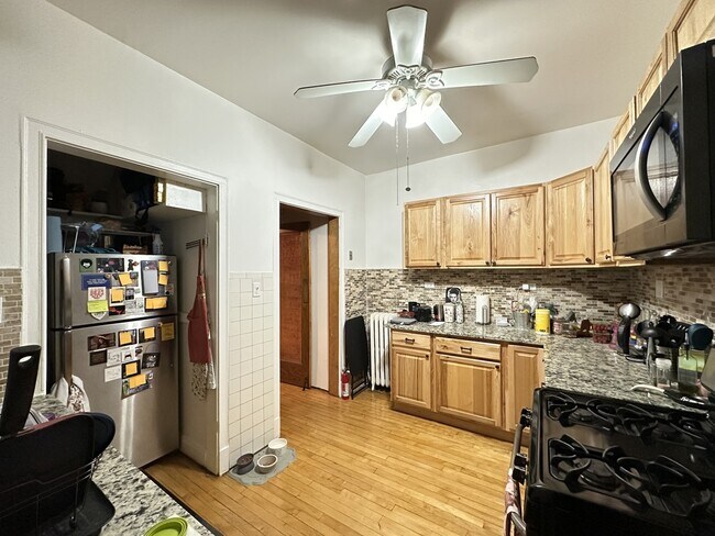 Foto del edificio - 6302 N Glenwood Ave