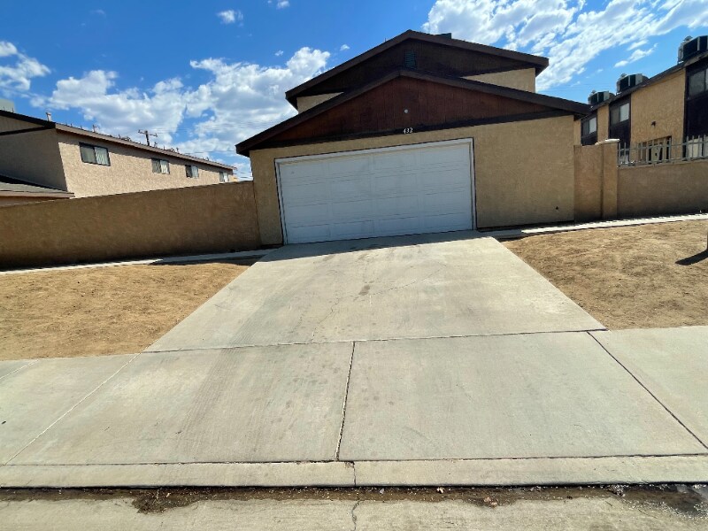432 E Ave Q7 Unit A, Palmdale, CA 93550 Room for Rent in Palmdale, CA