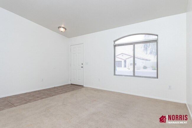 Building Photo - Perfect Home, Location and Price!