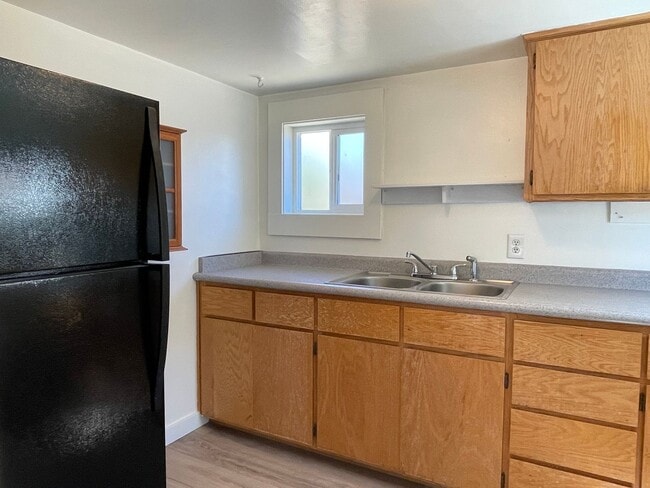 Foto del edificio - Great 1 Bedroom 1 Bath Cottage-ALL UTITLITES INCLUDED, except Power