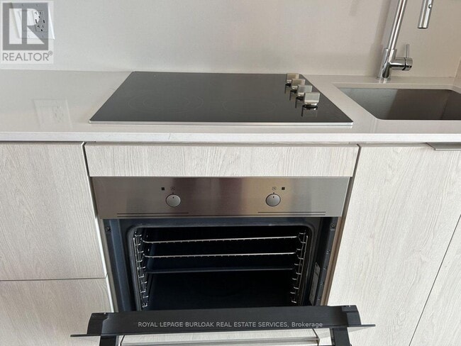 Building Photo - 1 Jarvis St