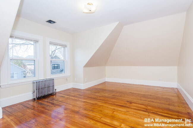 Building Photo - 39 Falkland St