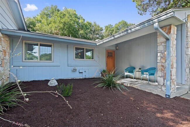 Building Photo - 2301 Barton Hills Dr