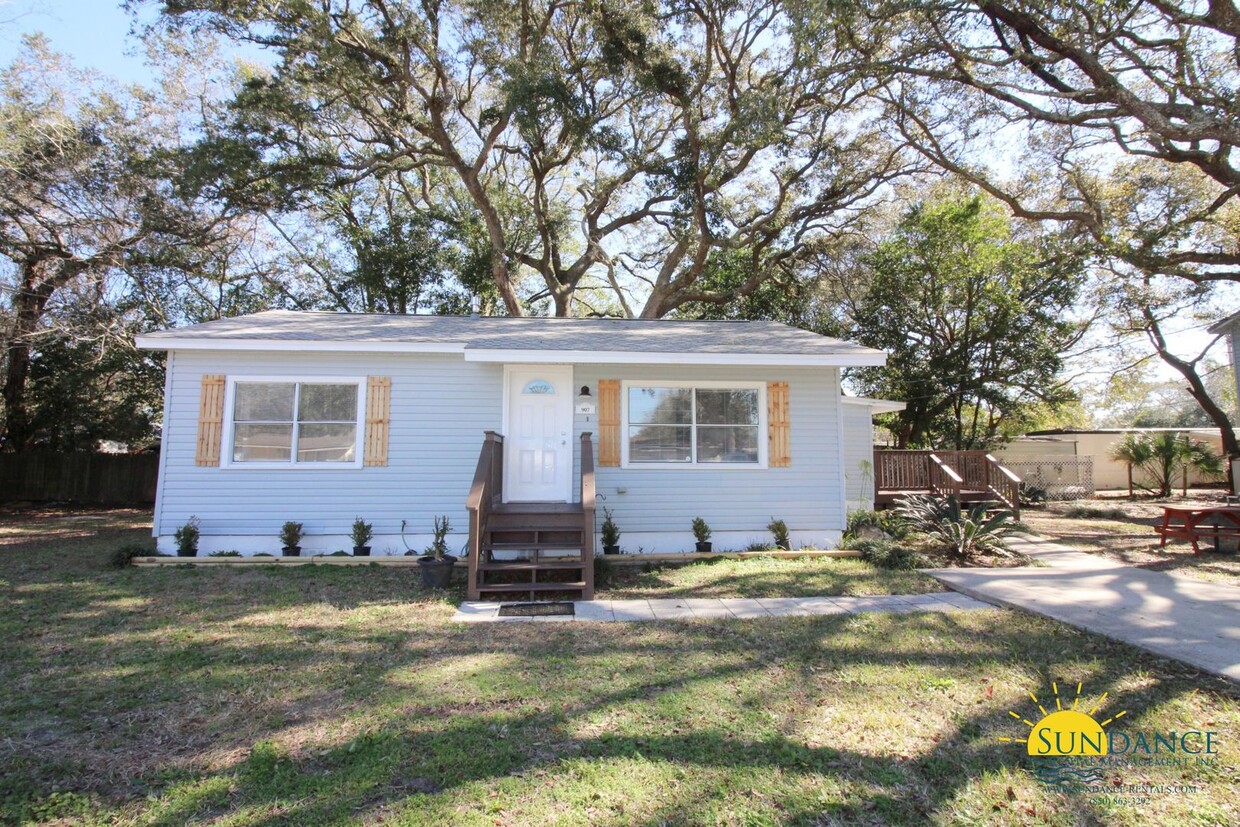 Foto principal - Beautiful 3 Bedroom Home in Fort Walton!