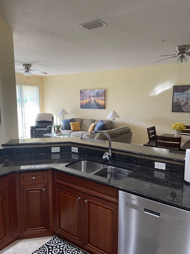 Building Photo - Furnished 3 Bedroom 2 Bath with Garage Punta Gorda Condo