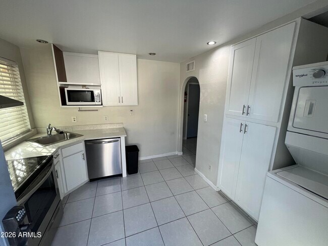 Foto del edificio - 4112 W Hearn Rd