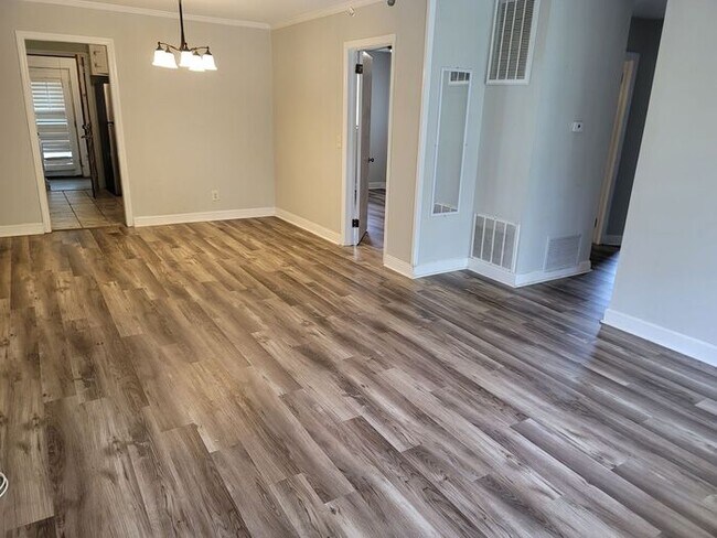 Foto del edificio - Southeast Columbia- Offering Self Guided Tour with RENTLY!