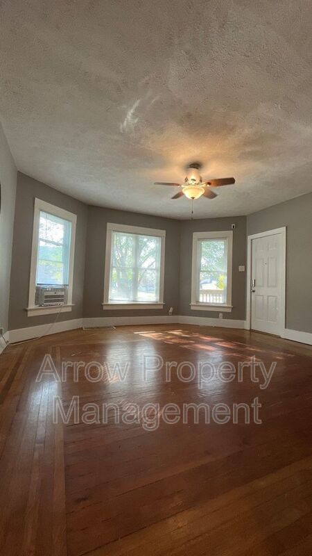 Foto del edificio - 6205 Ballard Ave