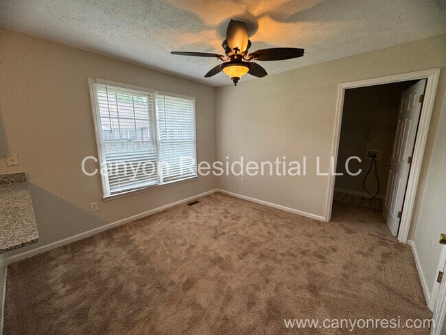 Foto del edificio - 5628 Middlefield Pl