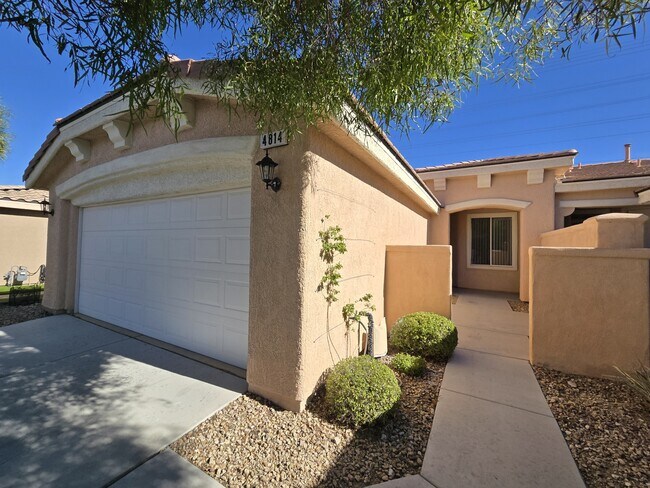 Building Photo - 4814 Regalo Bello St