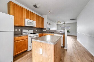Building Photo - 6162 Settlers Lake Cir E