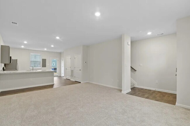 Foto del edificio - 23 Huckleberry Dr