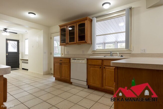 Building Photo - 2 br, 1 bath House - 4045 Parkview Dr