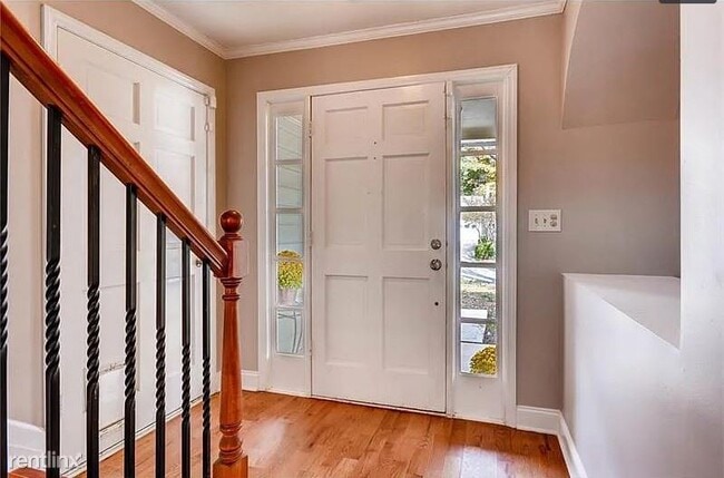 Building Photo - 3 br, 2.5 bath Condo - 4550 Village Oaks Way