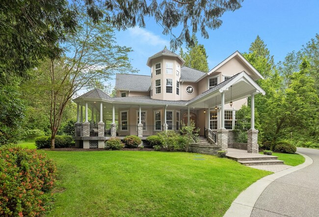 Foto del edificio - Magnificent Custom Estate on Bear Creek