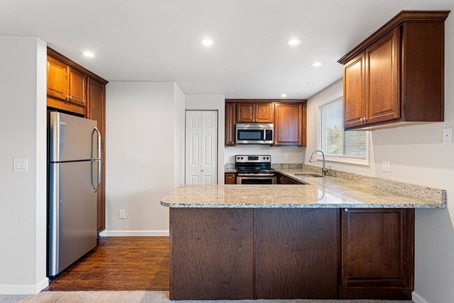 Interior Photo - Juanita Bayshore Apartments