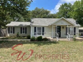 Building Photo - 1590 N Race