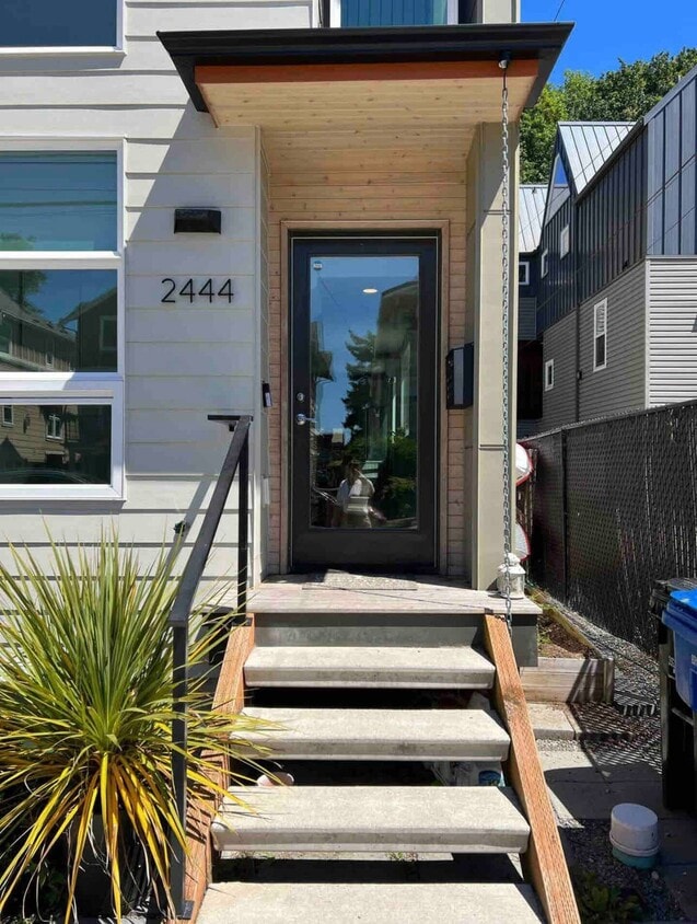 Primary Photo - 2444 55th Ave SW