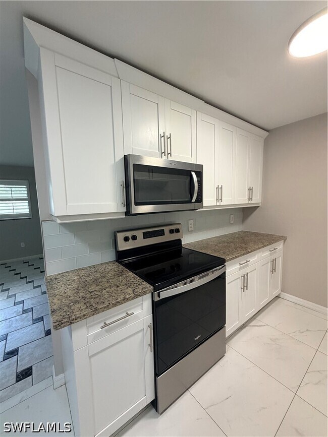 Foto del edificio - 18572 Sarasota Rd