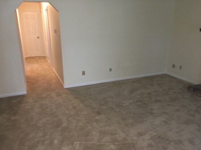 Foto del edificio - 1428 Brookwood Pl