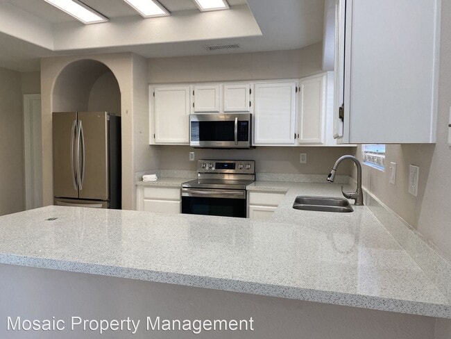 Building Photo - 2 br, 2.5 bath House - 4923 E. Hazel Dr., ...