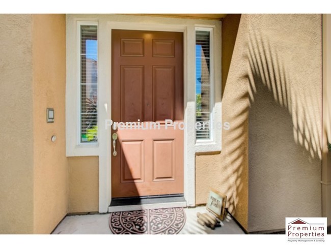 Building Photo - 5286 S Montecito Dr