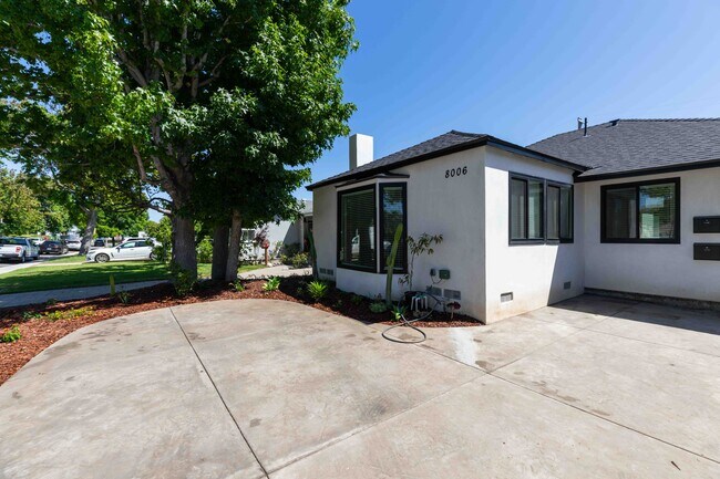 Building Photo - 8006 Glider Ave