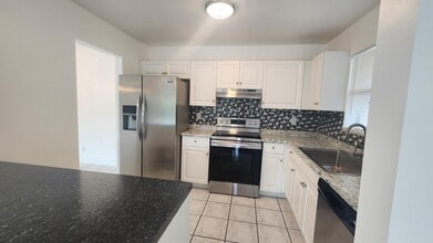 Building Photo - 517 Dotterel Rd