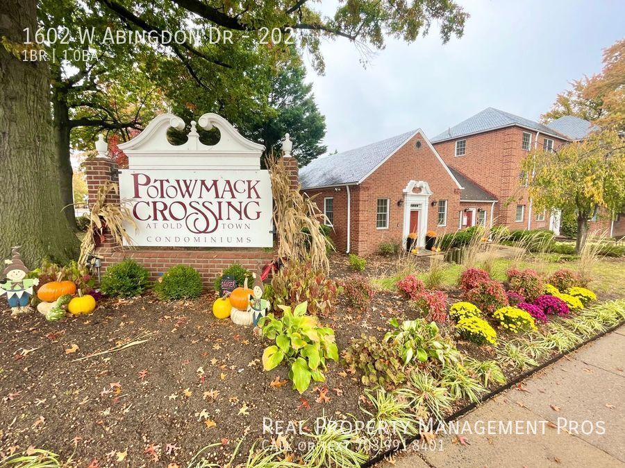 Photo - 1602 W Abingdon Dr-202