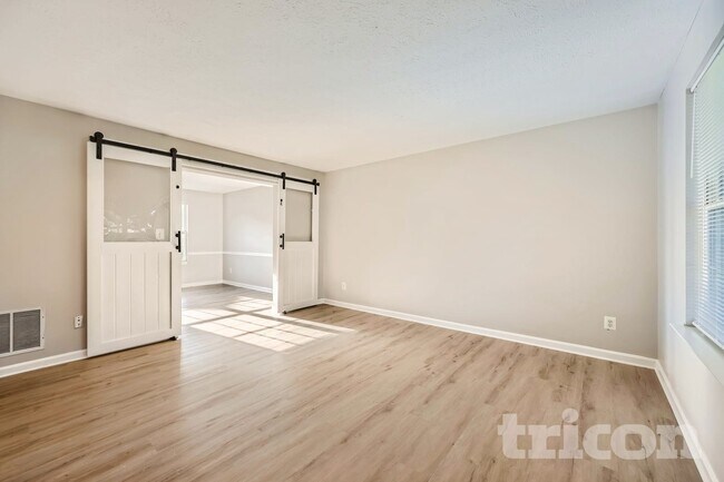 Foto del edificio - 3806 Longley Rd