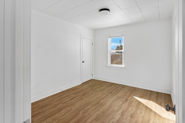 Building Photo - Updated 3bed/1bath Single Family Home
