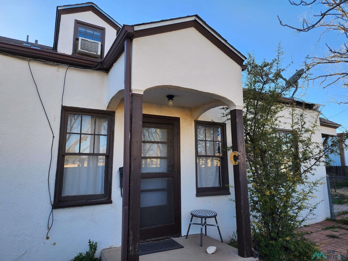 1207 Highland Apt C Rd, Roswell, NM 88201 Room for Rent in Roswell