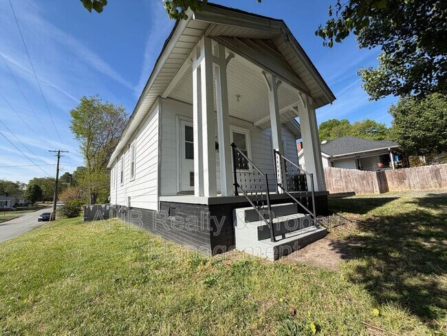 Foto del edificio - 1104 W Webb Ave