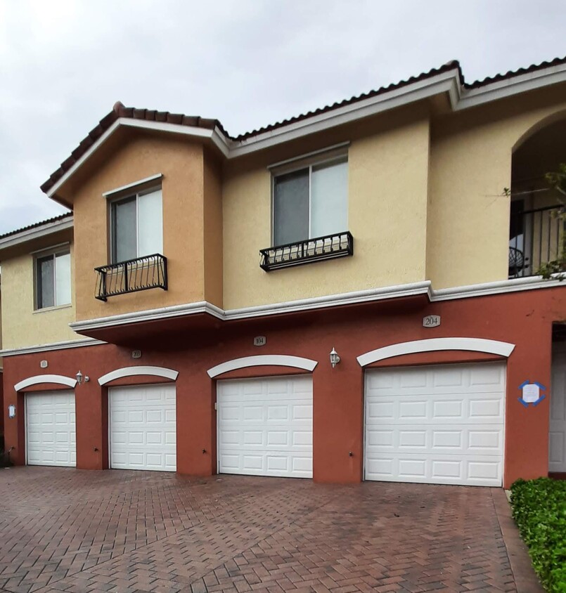 Primary Photo - 40 SE Sedona Cir