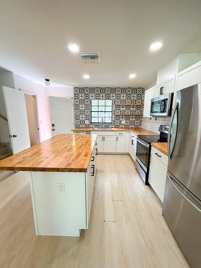 Foto del edificio - 1058 SW 6th Dr