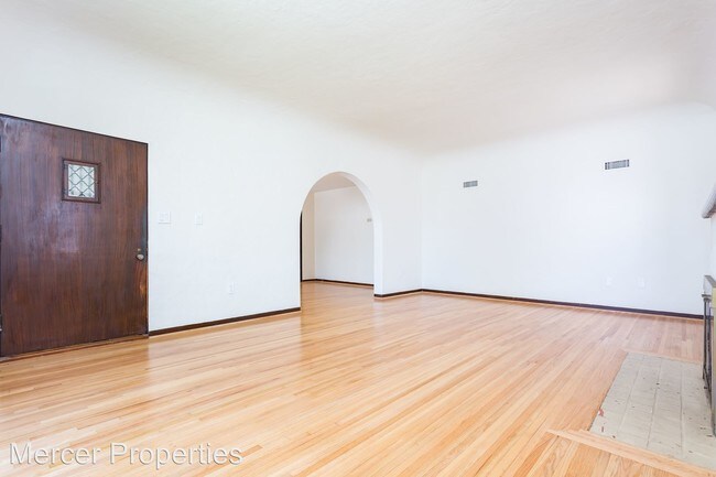 Foto del edificio - 4774 Edgeware Rd