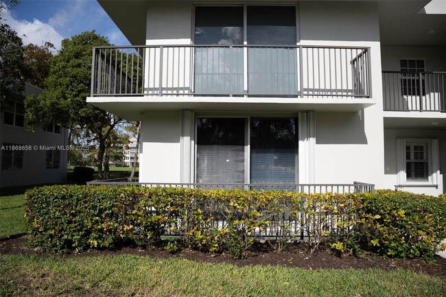 Building Photo - 4009 N Cypress Dr