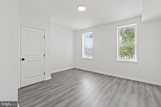 Building Photo - 4149 Lancaster Ave