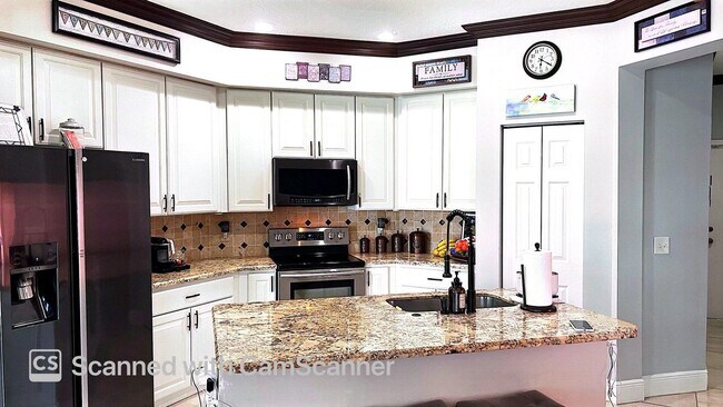 Foto del edificio - 7576 Savannah Ln