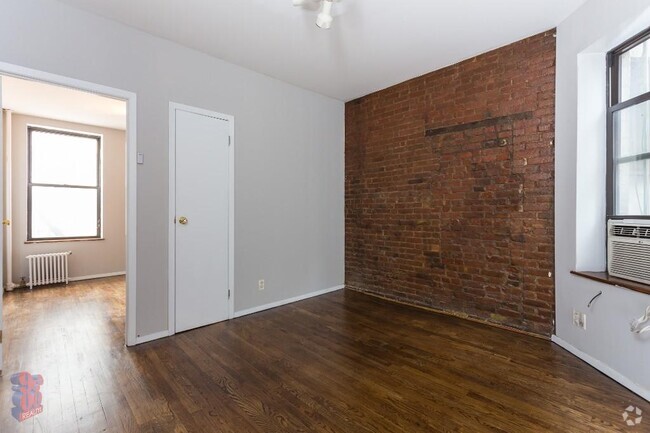 Building Photo - 221 E 23rd St