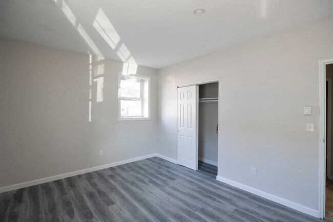 Foto del edificio - 5 Beaver Park Rd