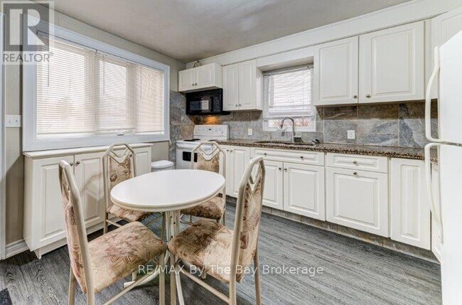 Photo du bâtiment - 1239 Mosley St