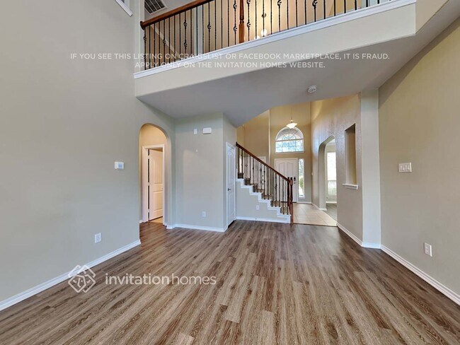 Foto del edificio - 2222 Whitney Dr