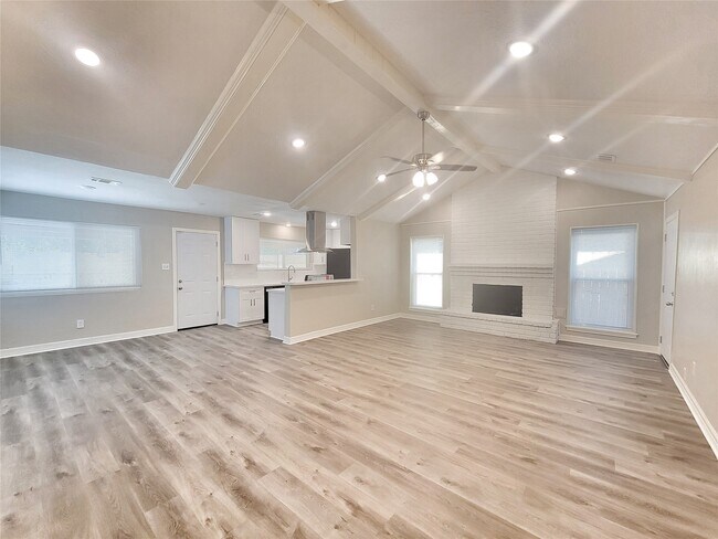 Foto del edificio - 3407 Saratoga Dr