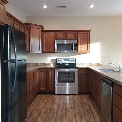 Building Photo - 809 Broad St