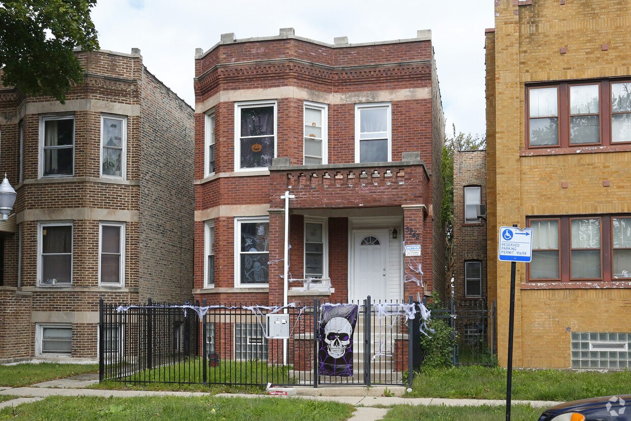 Primary Photo - 5242 W Adams St