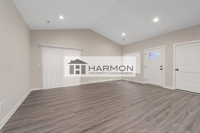 Foto del edificio - 3310 W 9th St N